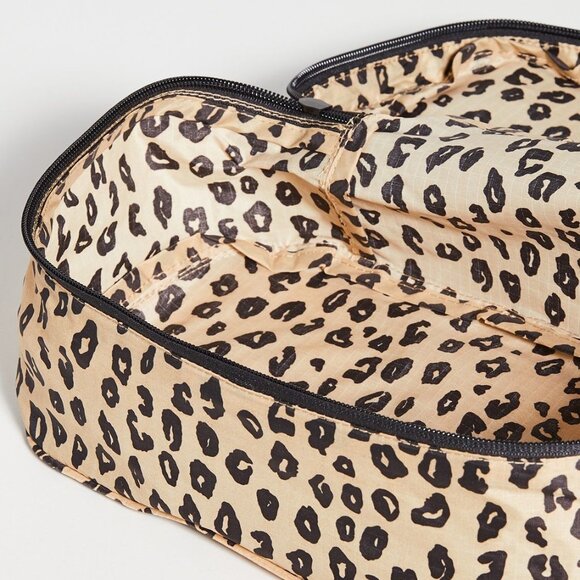 BAGGU Handbags - NWOT Baggu Packing Cube Small - Honey Leopard